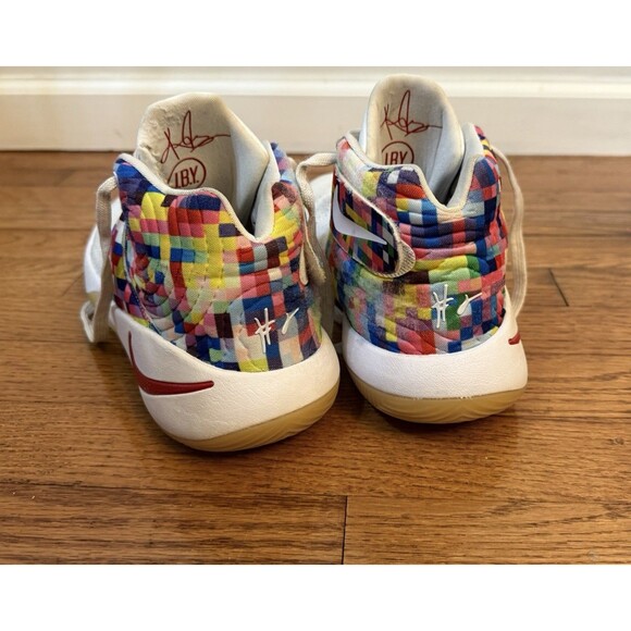 2015 Nike Kyrie 2 Rainbow Multicolor Basketball Shoes US Size 7, Model 820537-68 - Picture 7 of 11